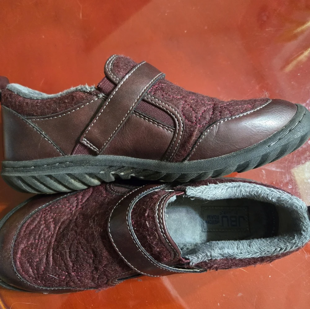 JBU Jambu Slip On Tide Oxford Wine Red Women Size 6.5 Faux Fur